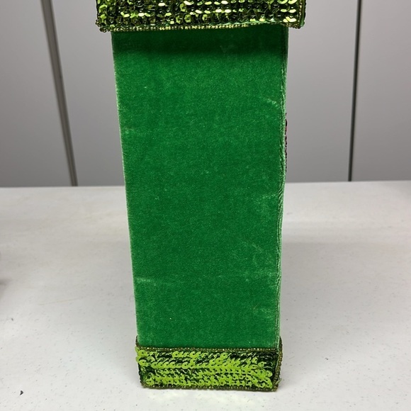 Holiday Square Sequin Wine Gift Box - Picture 3 of 10